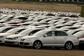 Ôtô của Tập đoàn Volkswagen và Audi tại một bãi đỗ xe ở Michigan, Mỹ. (Nguồn: AFP/TTXVN.)