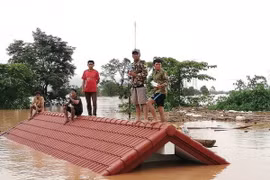 Cảnh ngập lụt sau khi đập thủy điện ở tỉnh Attapeu, Lào bị vỡ ngày 24/7. Ảnh: (Nguồn: THX/TTXVN)