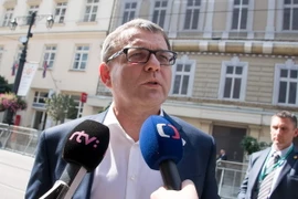 Ông Lubomir Zaoralek trả lời phỏng vấn báo chí tại Hội nghị không chính thức các Ngoại trưởng Liên minh châu Âu ở Bratislava, Slovakia ngày 2/9/2016. (Nguồn: AFP/TTXVN)