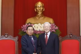 Tổng Bí thư Nguyễn Phú Trọng tiếp Phó Chủ tịch Quốc hội Lào Sengnouane Sayalat. (Ảnh: Lâm Khánh/TTXVN)