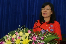 Bà Lâm Thị Sang phát biểu tại kỳ họp. (Ảnh: Huỳnh Sử/TTXVN)