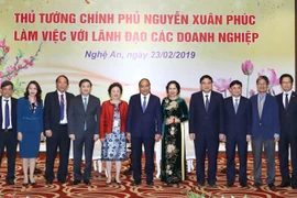 Thủ tướng Nguyễn Xuân Phúc với các đại biểu. (Ảnh: Thống Nhất/TTXVN)