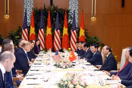Thủ tướng Nguyễn Xuân Phúc hội đàm Tổng thống Hoa Kỳ Donald Trump. (Ảnh: Thống Nhất/TTXVN)