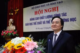 Bộ trưởng Bộ Giáo dục và Đào tạo Phùng Xuân Nhạ phát biểu tại hội nghị. (Ảnh: Thanh Tùng/TTXVN)