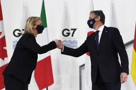 Ngoại trưởng Anh Liz Truss và ngoại trưởng Mỹ Antony Blinken. (Nguồn: cbs17.com)