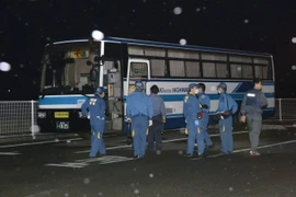 Nhật Bản: Cướp xe buýt chỉ để đến... thăm bố mẹ nuôi