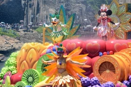 [Photo] Nhật Bản tổ chức lễ vào hè tại Công viên Disneyland