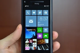 Microsoft “tặng không” hệ điều hành Windows Phone
