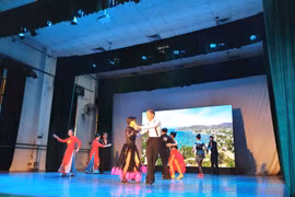 Cuộc thi "Bước nhảy xóa mọi khoảng cách" 2021 nhằm khơi dậy tinh thần thể thao cho người khuyết tật. (Ảnh: Minh Thu/Vietnam+)