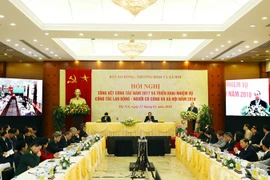 Thủ tướng Nguyễn Xuân Phúc phát biểu chỉ đạo tạo hội nghị. (Ảnh: Thống Nhất/TTXVN)