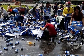 Đồng Nai khởi tố vụ án “hôi bia ” từ xe tải bị nạn