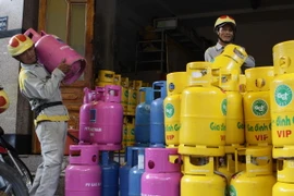 Từ 1/1/2014, giá gas giảm 43.000 đồng mỗi bình 12kg