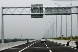 Hoãn thông xe kỹ thuật TP.HCM-Long Thành-Dầu Giây