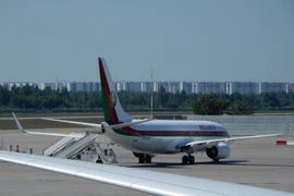 Chuyên cơ của Tổng thống Lukashenko, máy bay Boeing 737 EX-001PA. (Nguồn: russianplanes.net)