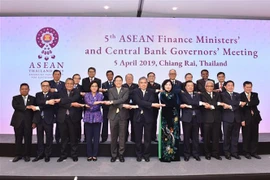 Các Bộ trưởng Tài chính và Thống đốc Ngân hàng Trung ương ASEAN dự AFMGM 2019. (Ảnh: Ngọc Quang-Hữu Kiên/TTXVN)