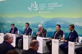 Các diễn giả tại buổi Đối thoại kinh doanh Nga-Việt trong khuôn khổ Diễn đàn Kinh tế phương Đông 2022. (Ảnh: TTXVN phát)