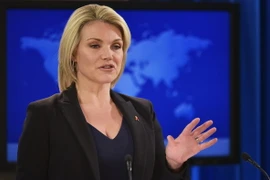 Người phát ngôn Bộ Ngoại giao Mỹ Heather Nauert trong cuộc họp báo tại Washington DC. (Nguồn: AFP/TTXVN)