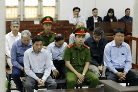 Các bị cáo tại phiên tòa. (Ảnh: Văn Điệp/TTXVN)