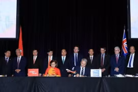 Thủ tướng Nguyễn Xuân Phúc chứng kiến Lễ công bố đường bay Việt Nam-Australia của Vietjet. (Ảnh: Thống Nhất/TTXVN)