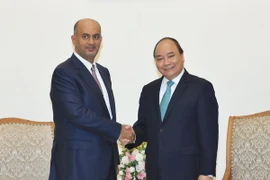Thủ tướng Nguyễn Xuân Phúc tiếp Bộ trưởng Thương mại và Công nghiệp Oman Ali bin Masoud Al Sunaidy. (Ảnh: Thống Nhất/TTXVN)