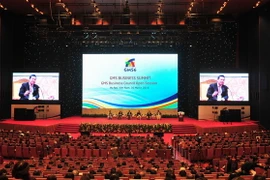 Diễn giả tham gia thảo luận về chủ đề 'Các mô hình kinh doanh mới - Quan điểm của phụ nữ khởi nghiệp và những nhà khởi nghiệp trẻ đến từ các quốc gia GMS.' (Ảnh: TTXVN)