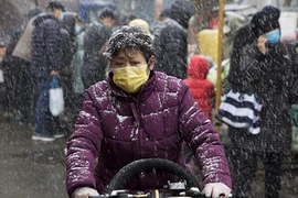 Trung Quốc nối lại cảnh báo màu cam về đợt không khí lạnh mạnh