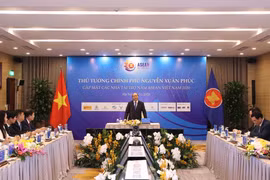 Thủ tướng Nguyễn Xuân Phúc, Chủ tịch ASEAN 2020 gặp mặt các nhà tài trợ năm ASEAN 2020. (Ảnh: Thống Nhất/TTXVN)