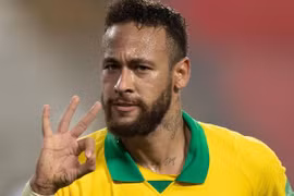 Lập hat-trick vào lưới Peru, Neymar vượt qua huyền thoại Ronaldo