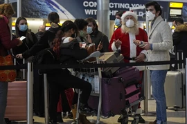 EC khuyến cáo các nước thành viên EU dỡ bỏ lệnh cấm đi lại với Anh