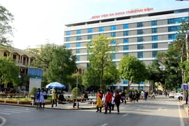 Bệnh nhân tái dương tính với virus SARS- CoV-2 được theo dõi và điều trị tại Khoa truyền nhiễm, Bệnh viện Đa khoa tỉnh Thái Bình. (Ảnh: Thế Duyệt/TTXVN)