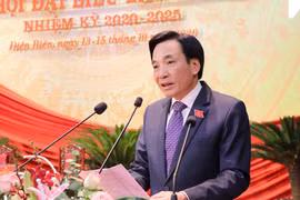 Đồng chí Trần Văn Sơn, Ủy viên Trung ương Đảng, Bí thư Tỉnh ủy Điện Biên khóa XIII, nhiệm kỳ 2015-2020 phát biểu bế mạc Đại hội. (Ảnh: Xuân Tiến-TTXVN)