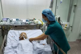 Bệnh nhân đang được tiếp tục theo dõi tại khoa hồi sức phẫu thuật tim. (Ảnh: TTXVN phát)
