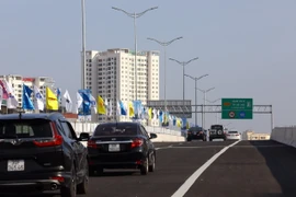 [Photo] Thông xe dự án cầu cạn Mai Dịch-Nam Thăng Long