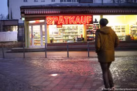 Berlin áp đặt lệnh giới nghiêm, châu Âu ngăn làn sóng lây nhiễm mới