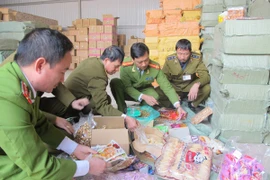 Không dung túng các cán bộ tiếp tay cho hoạt động buôn lậu 