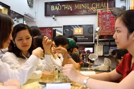 Giá vàng SJC trong nước quay đầu giảm 10.000 đồng mỗi lượng 