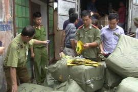 Hà Nội phát hiện gần 8 tấn mì chính, bột nêm có dấu hiệu làm giả 