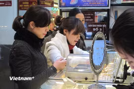 Một điểm giao dịch vàng tại Hà Nội. (Ảnh: Đức Duy/Vietnam+)