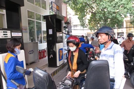 Thủ tướng yêu cầu phải minh bạch giá xăng dầu với người dân