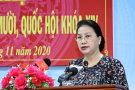 Chủ tịch Quốc hội Nguyễn Thị Kim Ngân phát biểu tại buổi tiếp xúc cử tri tại huyện Phong Điền. (Ảnh: Trọng Đức/TTXVN)