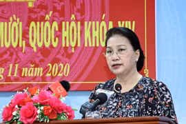 Chủ tịch Quốc hội Nguyễn Thị Kim Ngân phát biểu tại buổi tiếp xúc cử tri tại huyện Phong Điền. (Ảnh: Trọng Đức/TTXVN)