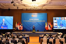 Thủ tướng Nguyễn Xuân Phúc phát biểu tại Lễ khai mạc Hội nghị Bộ trưởng ASEAN về phòng, chống tội phạm xuyên quốc gia lần thứ 14. (Ảnh: Thống Nhất/TTXVN)