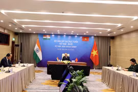 Thủ tướng Nguyễn Xuân Phúc hội đàm trực tuyến Thủ tướng Ấn Độ Narendra Modi. (Ảnh: Thống Nhất/TTXVN)