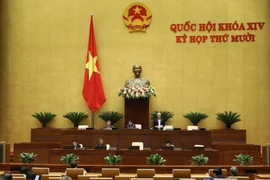 Phó Chủ tịch Quốc hội Uông Chu Lưu điều hành phiên họp. (Ảnh: Văn Điệp/TTXVN)