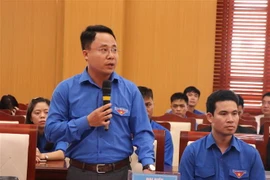 Thanh niên đóng góp ý kiến vào dự thảo Văn kiện Đại hội XIII của Đảng. (Ảnh: Thái Hùng/TTXVN)