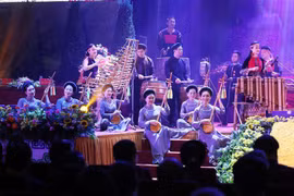 Chương trình nghệ thuật 'Âm vang đại ngàn' của các dân tộc thiểu số chào mừng Đại hội đại biểu toàn quốc các dân tộc thiểu số Việt Nam lần thứ 2. (Ảnh: Lâm Khánh/TTXVN)