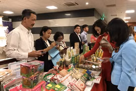 Giới thiệu các sản phẩm OCOP. (Nguồn: Vietnam+)