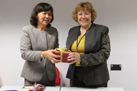 Đoàn Ban Chỉ đạo Cải cách Tư pháp Trung ương làm việc ở Anh