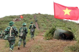 Đẩy mạnh hoạt động kinh tế, nâng cao sức mạnh của quân đội