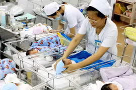 Kiểm soát tỷ số giới tính khi sinh, nâng chất lượng dân số Thủ đô